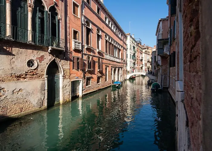 Venice Cera San Moise