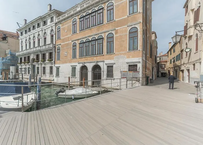 Canal Grande Suite